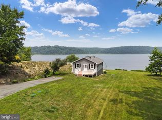 137 Hidden Springs Ln, Stafford, VA 22554