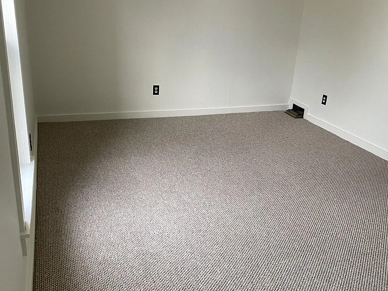 908 S Blackhoof St #B — Photo 8
