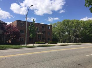 3044 Sandwich St #302, Windsor, ON N9C1A4