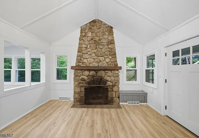 330 Springbrook Trl — Photo 5