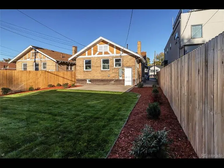 1457 Ivy St #B — Photo 12