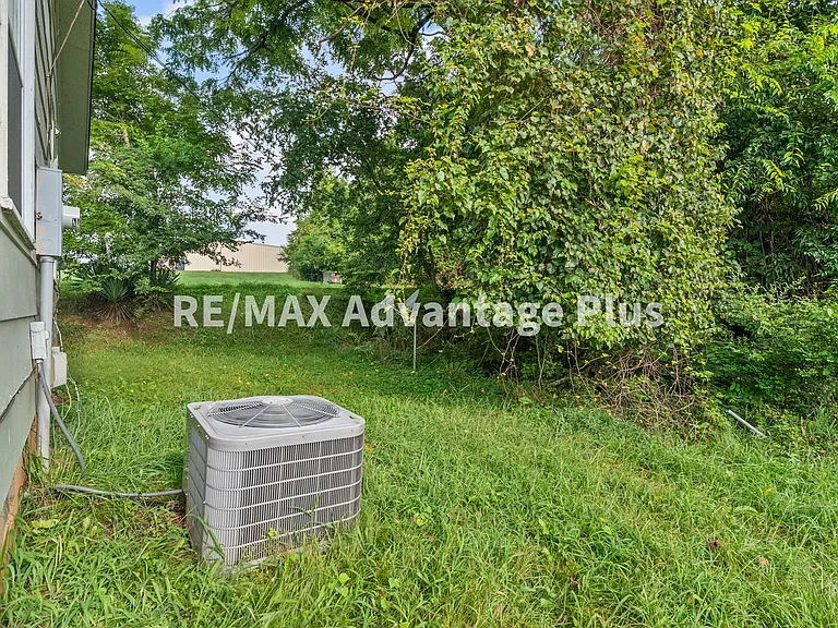 200 Gross St — Photo 39
