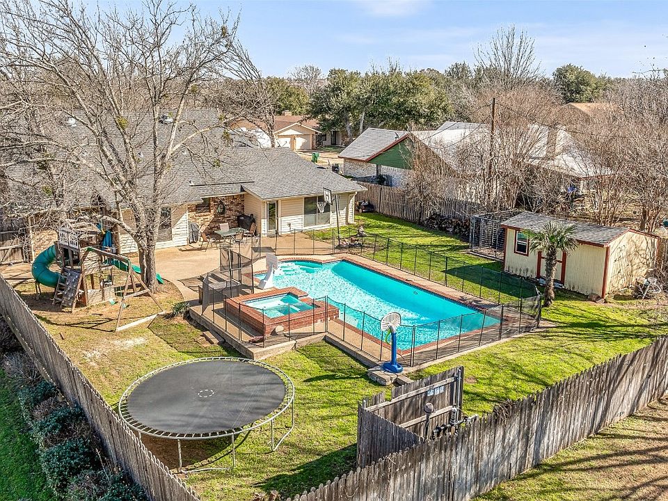 216 Brentwood St, Stephenville, TX 76401 Zillow