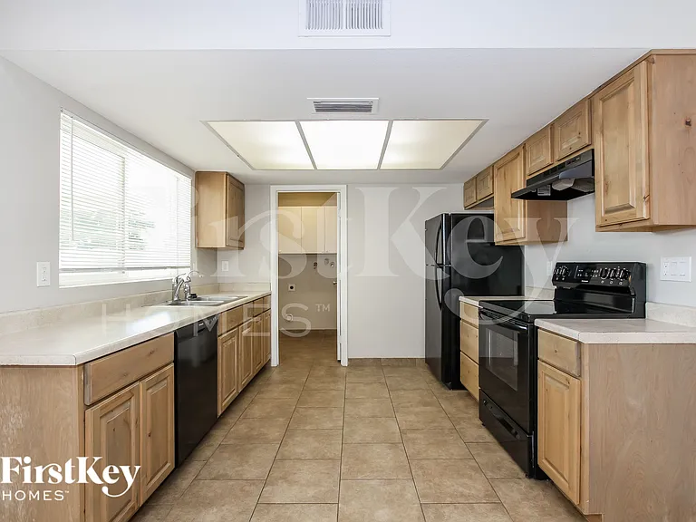 5031 W Windrose Dr — Photo 9