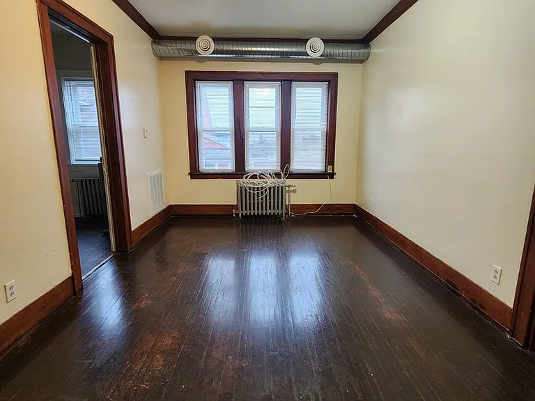 401 Ridgeway Ave — Photo 1