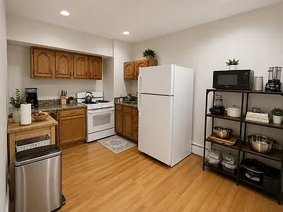 1 bed, 9999 sqft, $2,350 — Photo 4