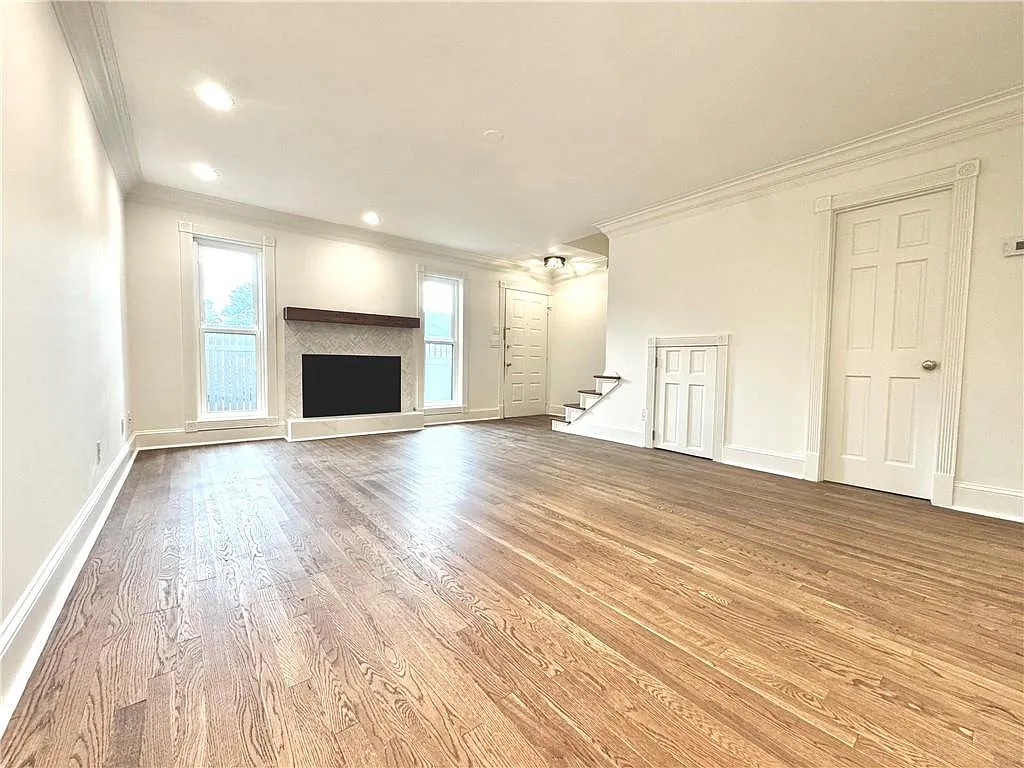 1 bed, 1.5 bath, 1026 sqft, $1,600 — Photo 3