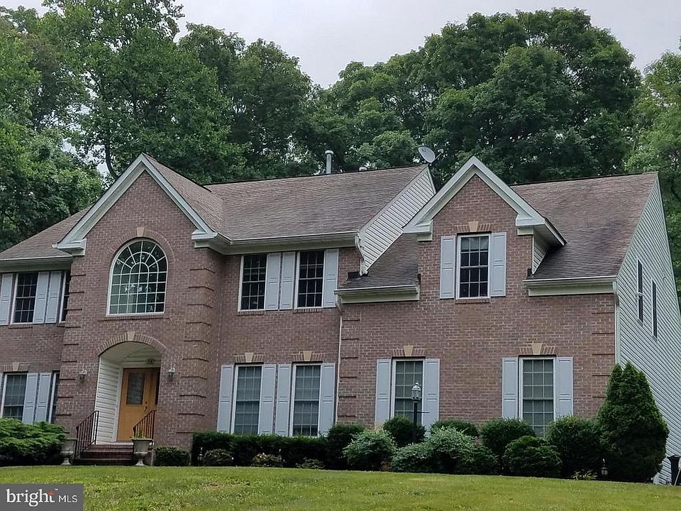 1st image of 38 Cherry Hill Dr