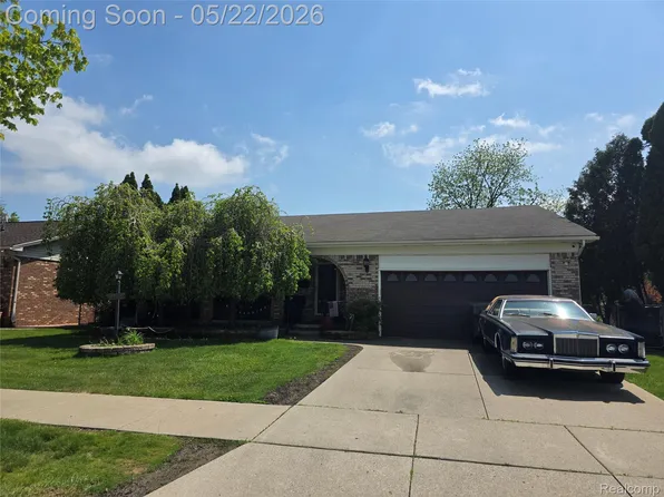 5858 Reuter St, Dearborn, MI 48126