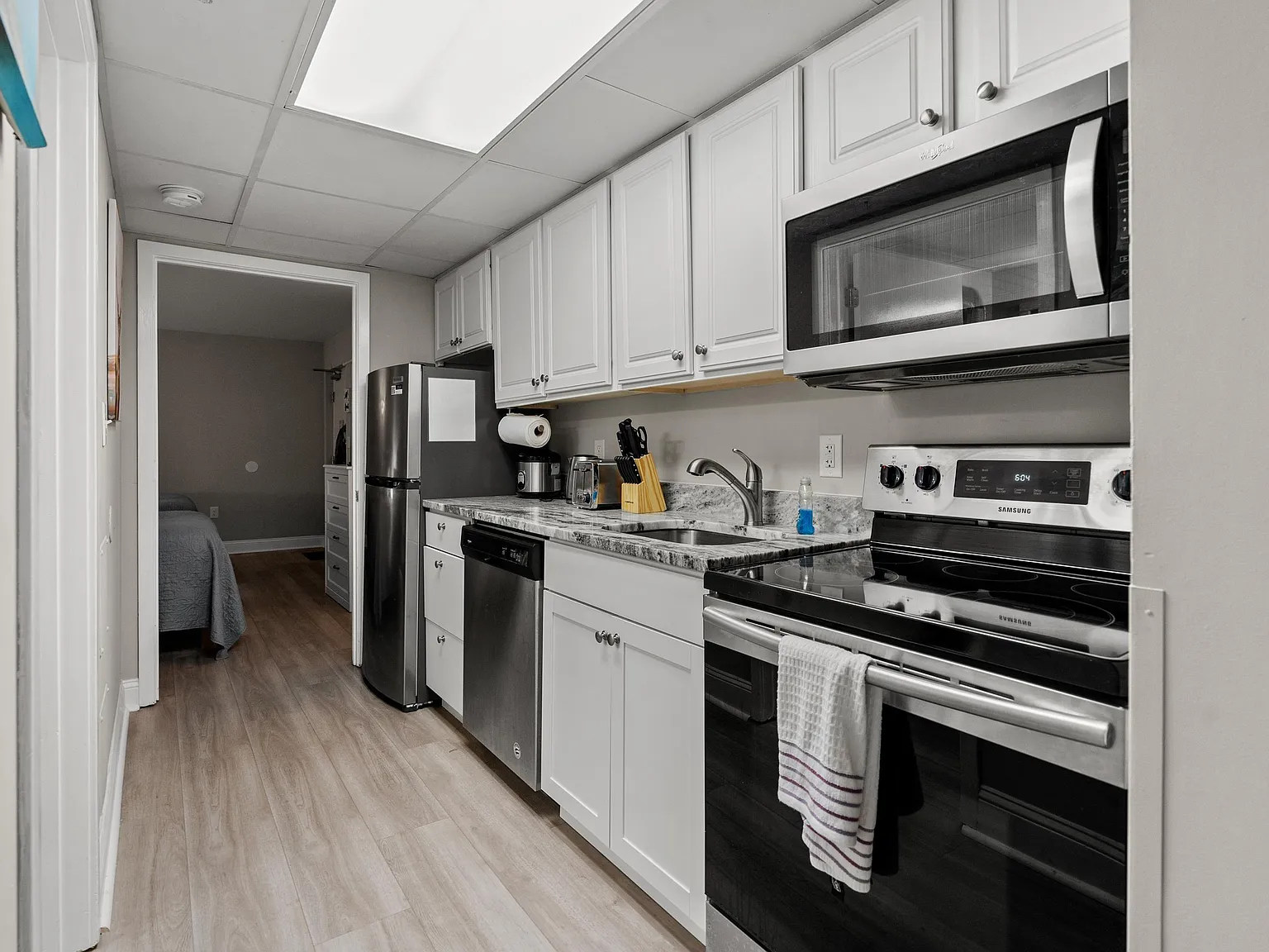 1 bed, 554 sqft, $1,356 — Photo 4