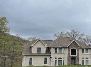 111 Halley Dr, Pomona, NY 10970