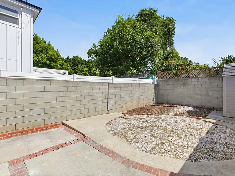 17418 Califa St — Photo 11