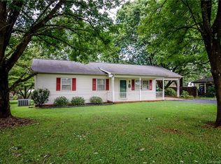 145 Victoria Dr, Statesville, NC 28625