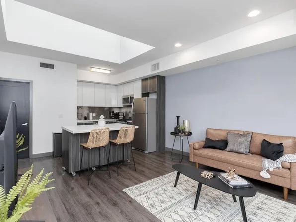 545 N Kenmore Ave, Los Angeles, CA 90004