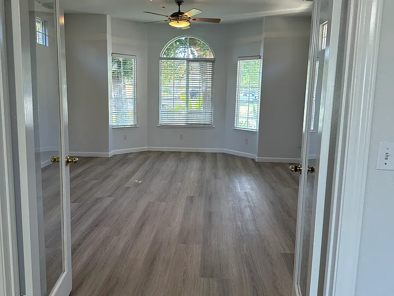 9128 N Recreation Ave — Photo 9