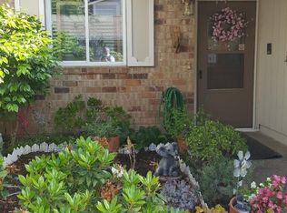 8229 La Riviera Dr, Sacramento, CA 95826