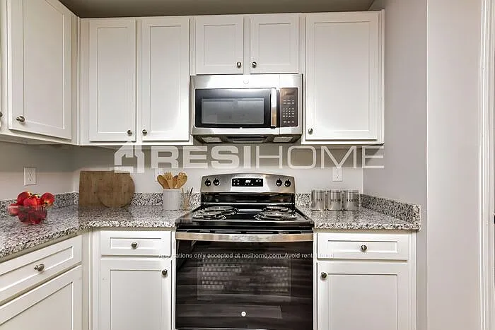 4 bed, 2.5 bath, 1970 sqft, $1,920 — Photo 3