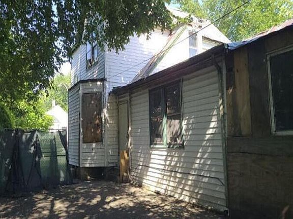 5th image of 7431 S Langley Ave