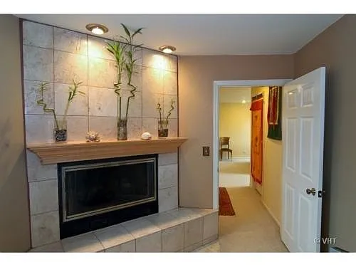 2836 N Maplewood Ave #102 photo 1