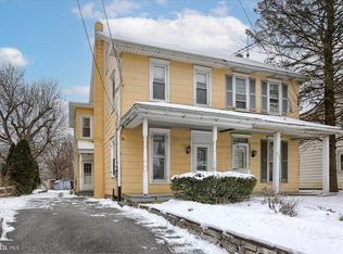 219 S State St, Leola, PA 17540