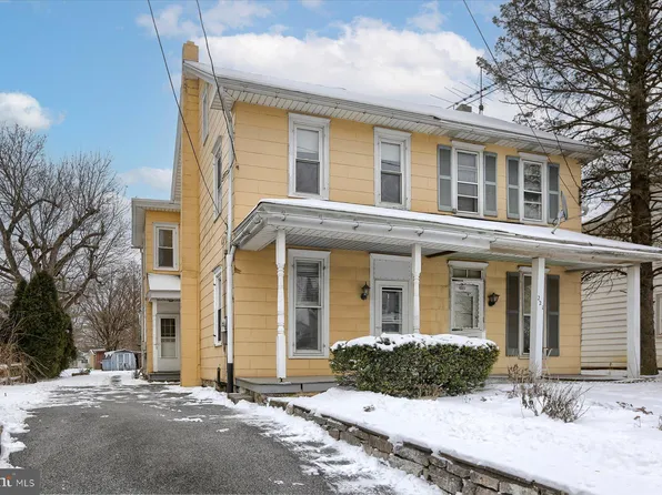 219 S State St, Leola, PA 17540