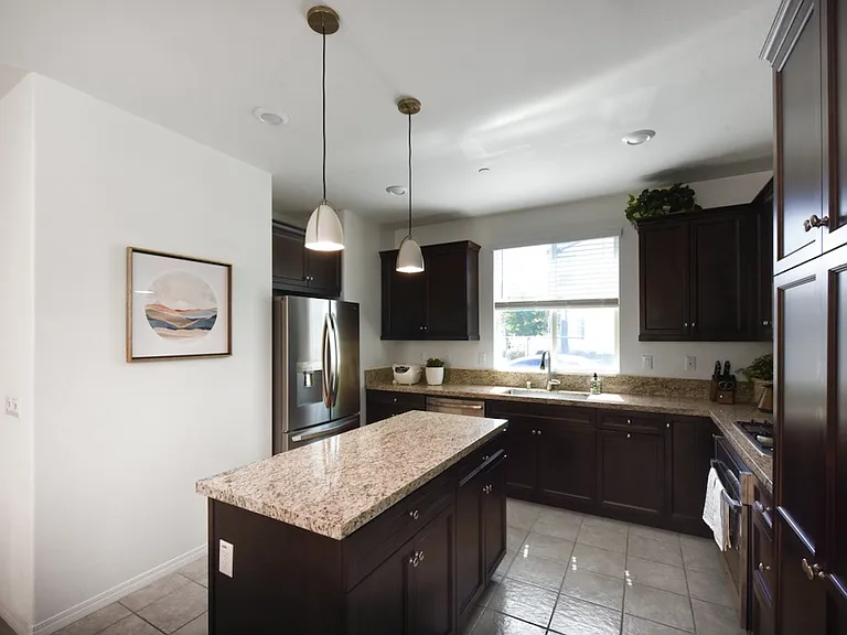 7075 Montecito Ln — Photo 6