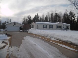 11745 T Rd, Rapid River, MI 49878