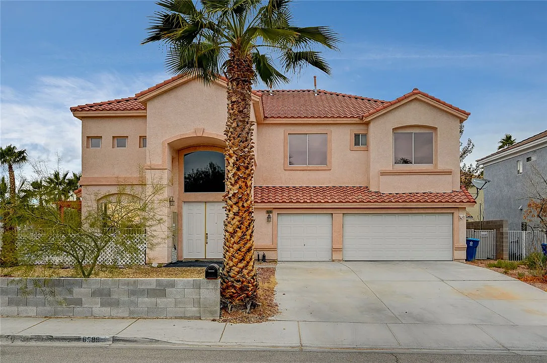 4 bed, 4.0 bath, 3490 sqft, $3,200 — Photo 1