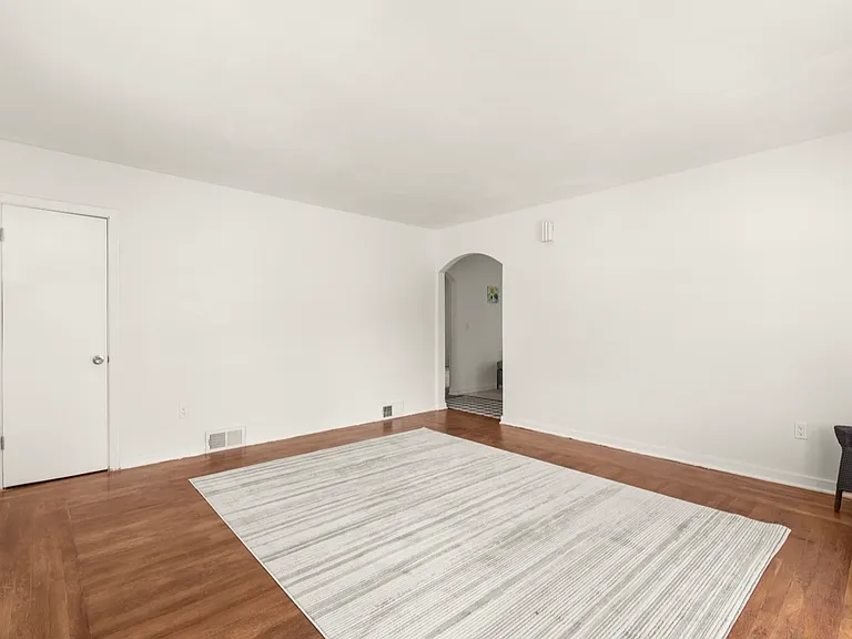 259 Jackson St — Photo 4