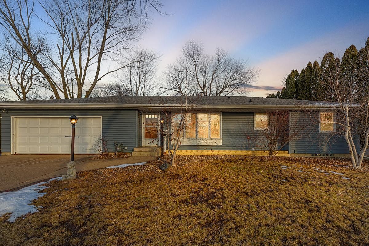 931 9th Ave SW, Faribault, MN 55021 Zillow