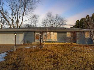 931 9th Ave SW, Faribault, MN 55021