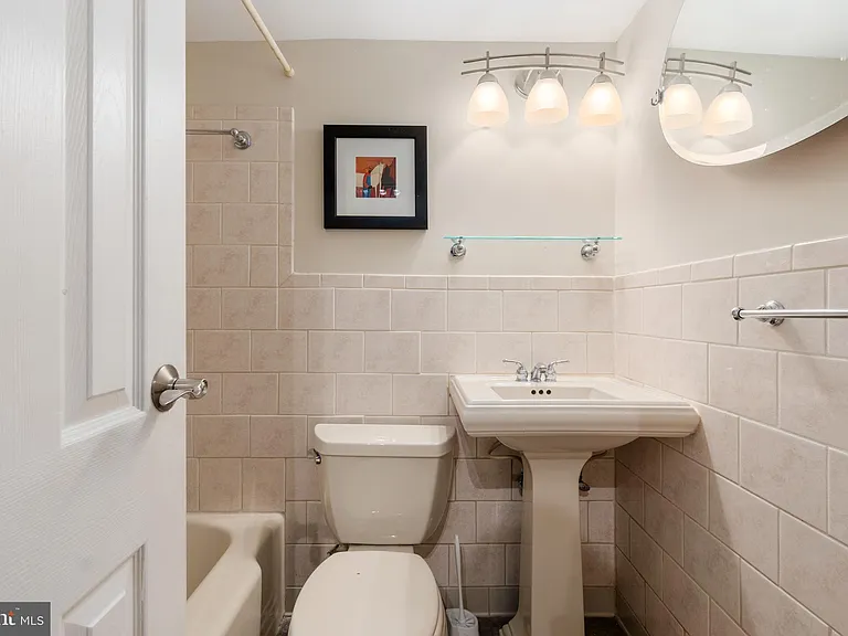 1801 Clydesdale Pl NW #311 — Photo 32