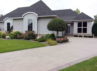 139 Stonebridge Rd, Mendota Heights, MN 55118