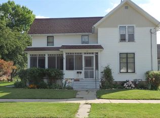 330 W School St, Columbus, WI 53925