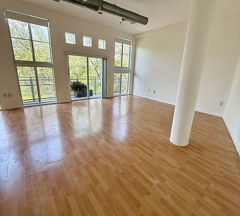 2nd image of 460 NE 77th Street Rd APT 304