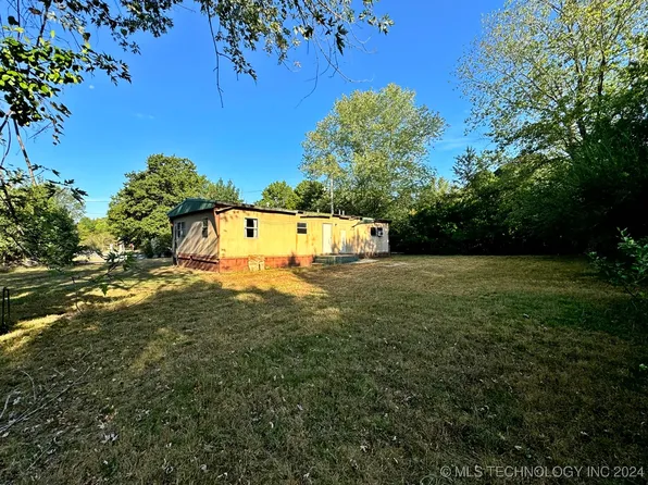 16448 N Oakdale Dr, Tahlequah, OK 74464