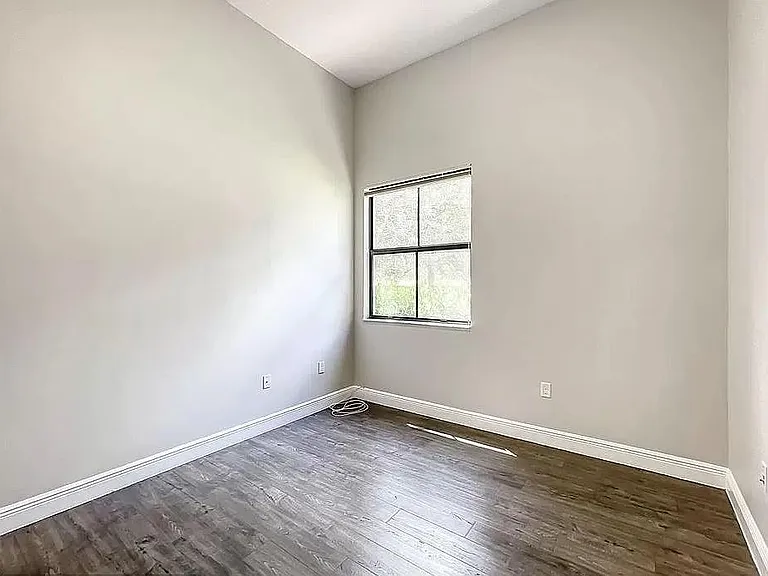 8459 NW 40th St — Photo 13