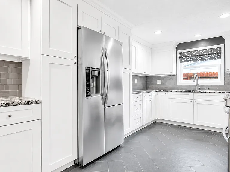 3628 Holiday Lake Dr — Photo 10