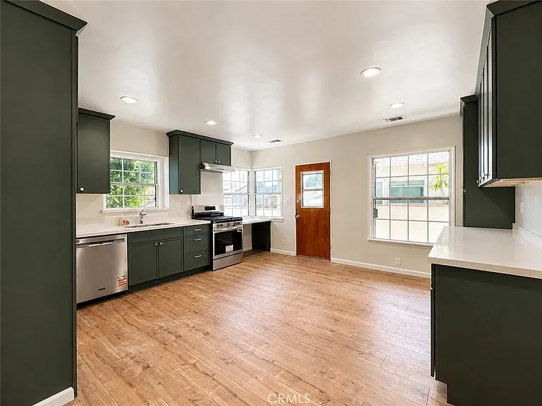 540 Crosby St — Photo 2
