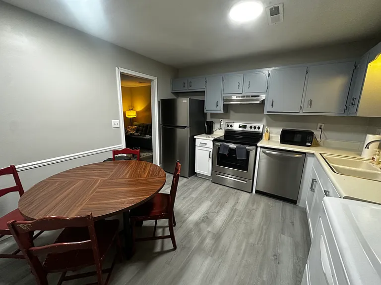 1325 Stevens Ave NE #A — Photo 8