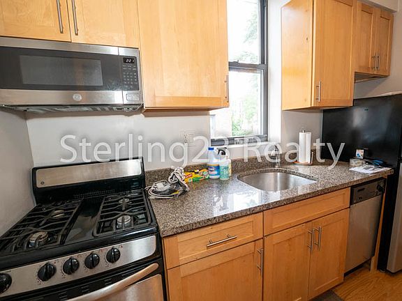 5th image of 3112 36th St APT 2F
