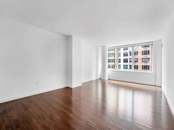 225 E 34th St APT 5I, New York, NY 10016