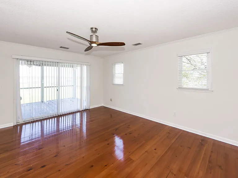 923 River Rd — Photo 24