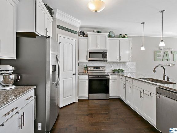 3rd image of 2535 Celia Ct SW