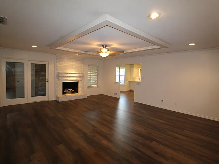 10146 Coveridge Dr — Photo 3