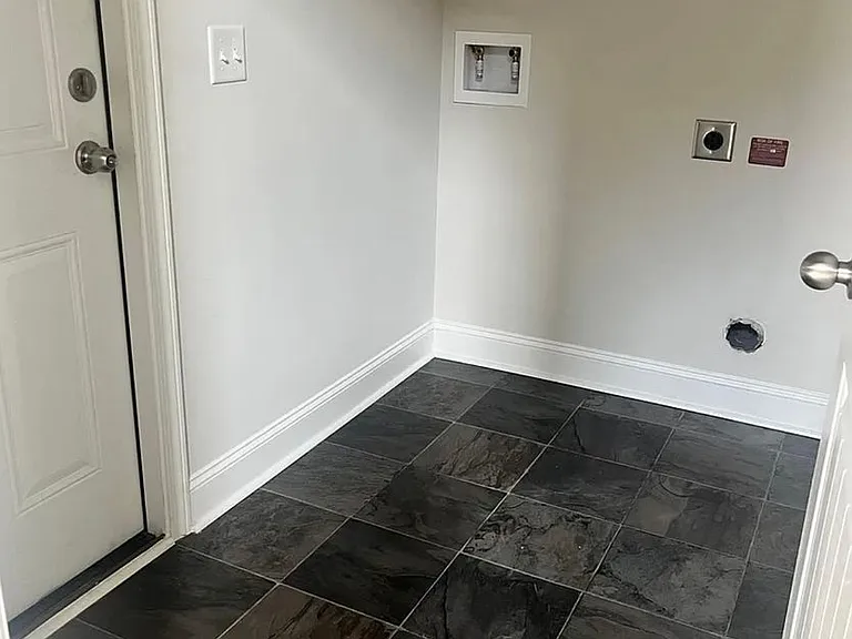 627 Fairview Cir — Photo 2
