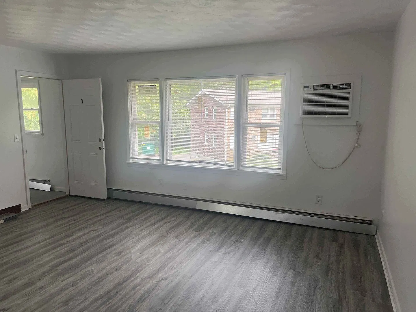100 Navaho Court — Photo 2