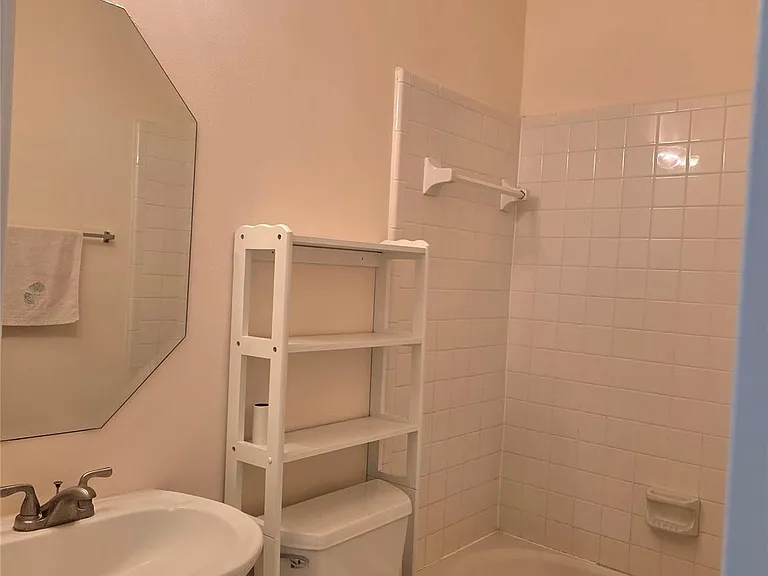 4306 Lakeside Meadow Dr — Photo 19