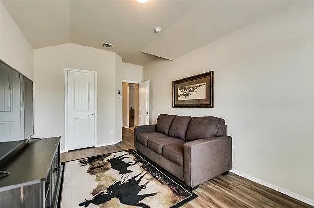 1512 Syracuse Dr — Photo 7