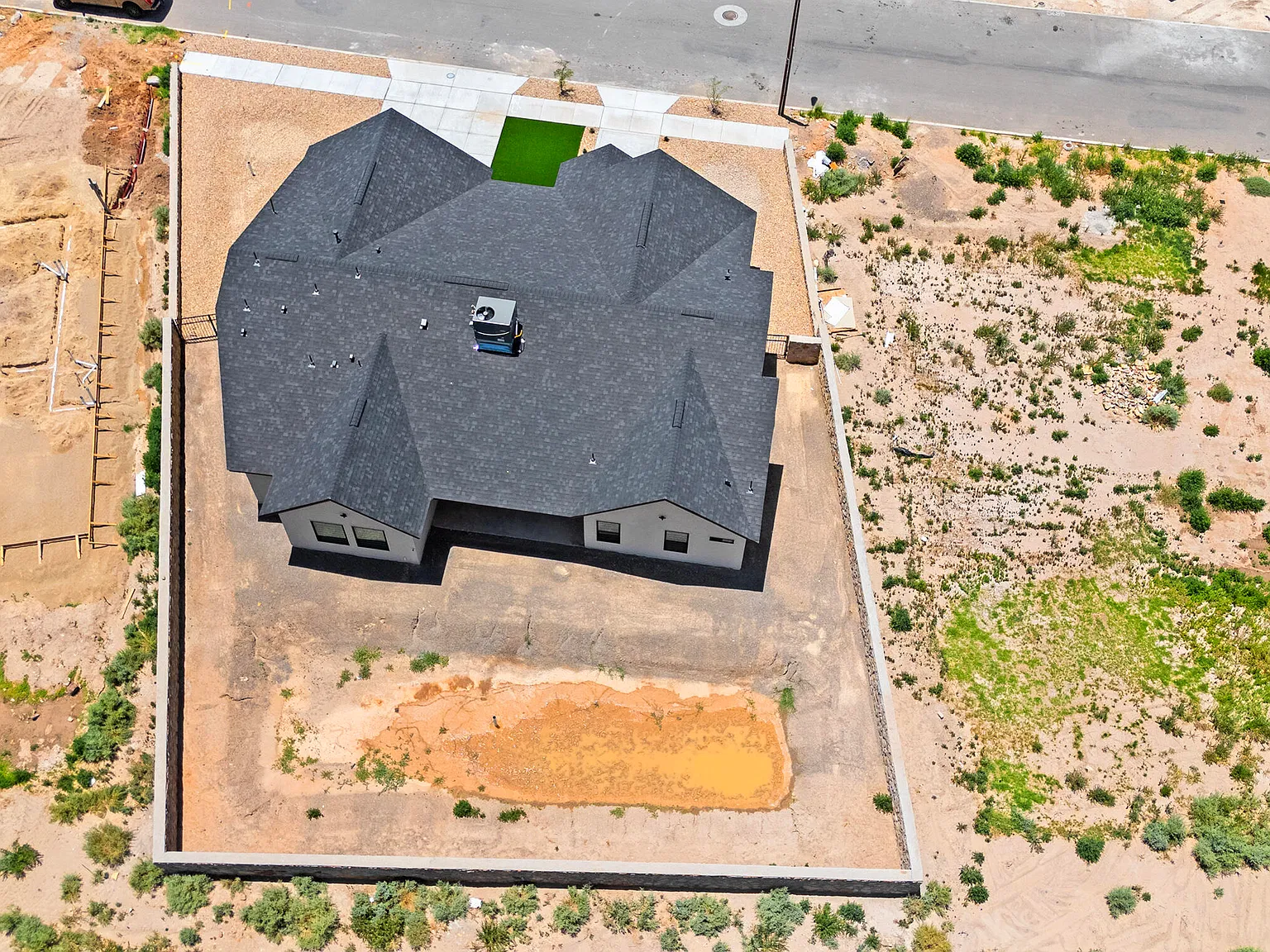 4 bed, 3.5 bath, 2510 sqft, $4,250 — Photo 4